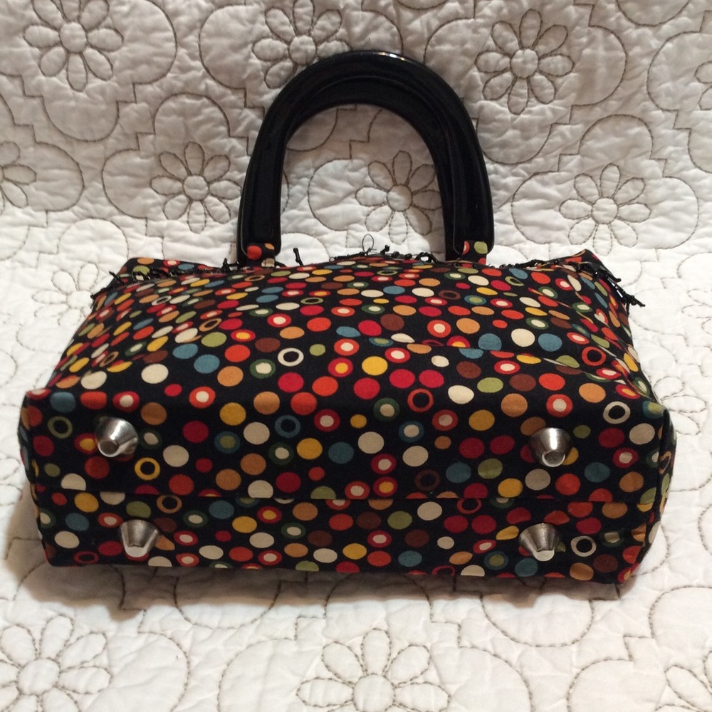 Distinguished Bag Lady - Picture 3 of 6